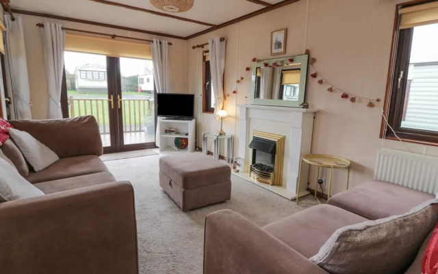 Roe Deer Lodge