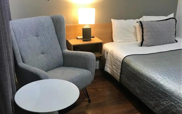 Touchstone Hotel - City Center