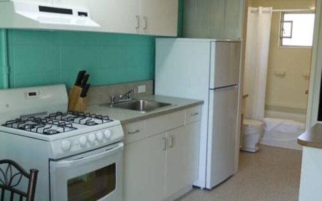 Holiday Beach Resort Motel