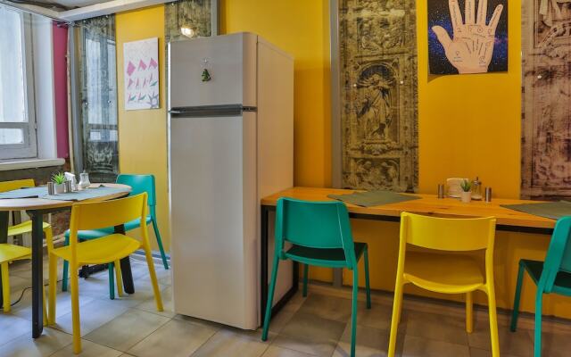 Капсульный отель и хостел de Lux ApraxInn