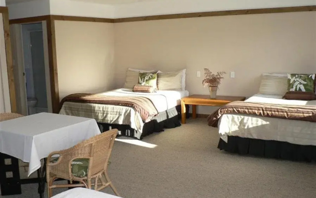 Hillside Hotel and Nature Resort