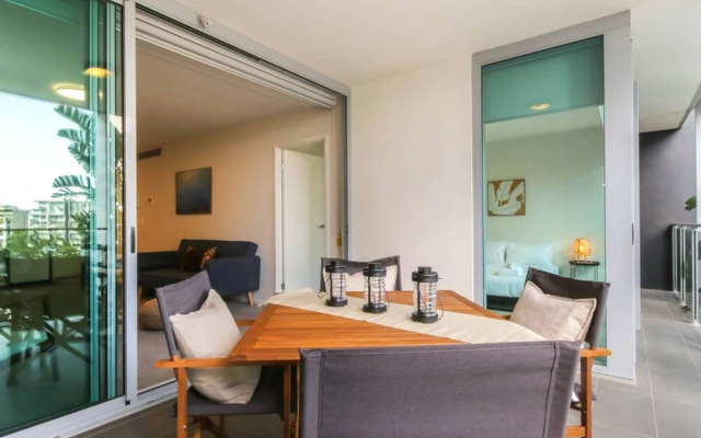 Modern 2 Bedroom Apartment In Fabulous Location