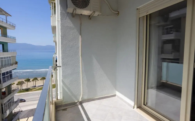 Central Seaview Apartment