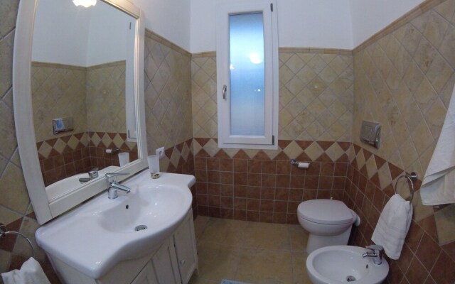 Luigi Apartments&Rooms