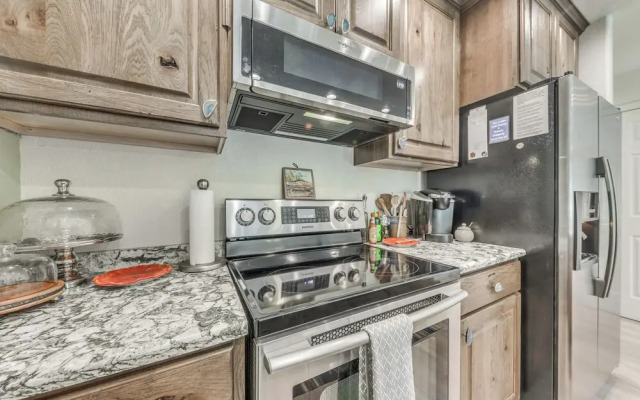 Cloudcroft Townhome on Golf Course w/ Deck!