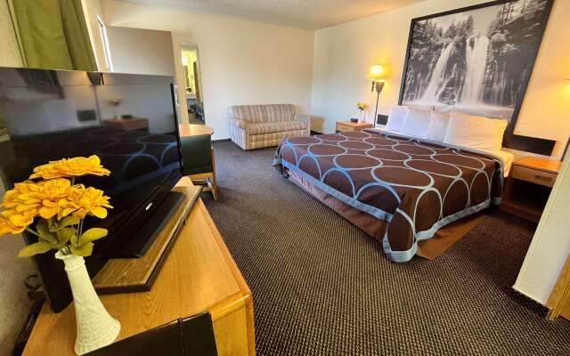 Super 8 by Wyndham Red Bluff