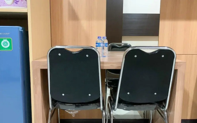 Nice And Comfort 1Br At Sky Terrace Apartment