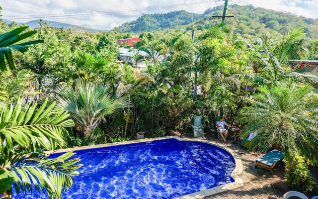 Lynn's Getaway Hotel