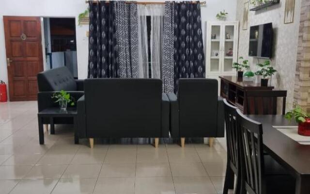 PRIVATE POOL WITH Wifi Ssue Klebang Chemor Homestay-Guesthouse