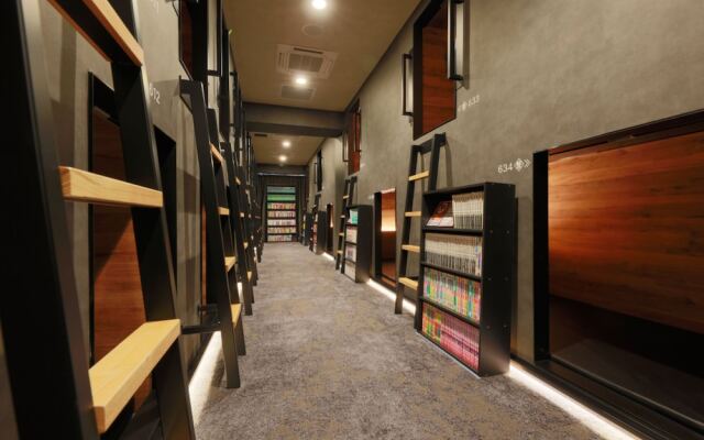 Rembrandt Cabin and Spa Shimbashi - Caters to Men