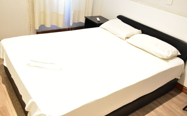 Zorbas Hotel - Hostel