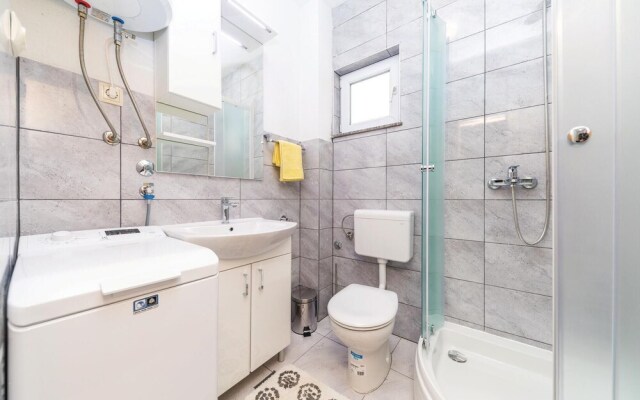 Awesome Apartment in Sevid With 2 Bedrooms and Wifi