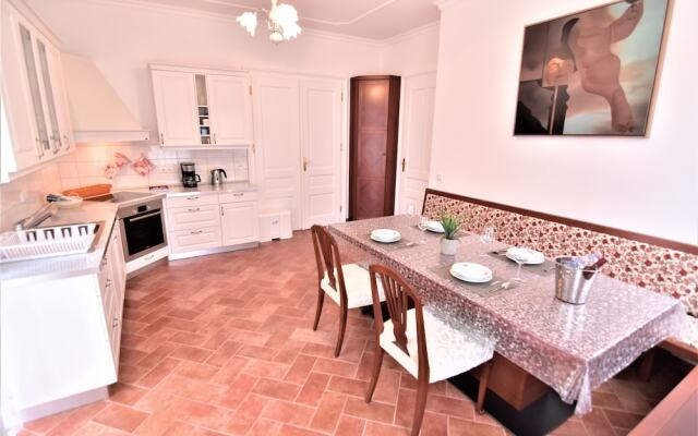 Vila Kljuce Apartments Bled
