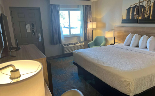 Days Inn by Wyndham Hays