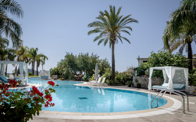 Cruccuris Resort Adults Only