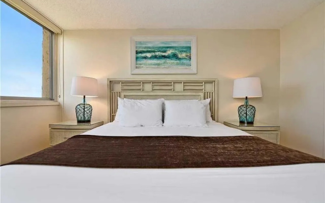 Royal Kahana 1112 by RedAwning