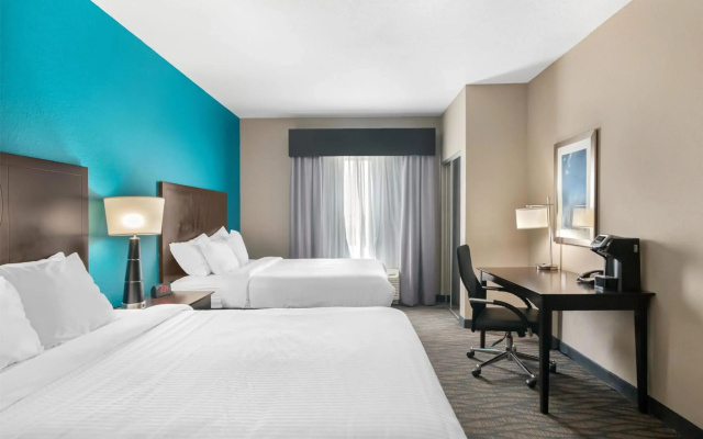 Best Western Plus Hiawatha Hotel