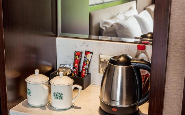 Elan Inn Zigong Molly