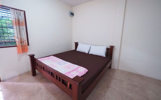Arunroj Apartment