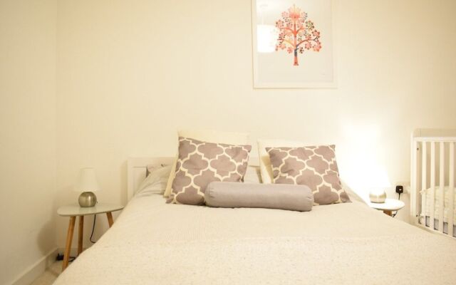 Stunning 2 Bedroom Flat Near Wimbledon