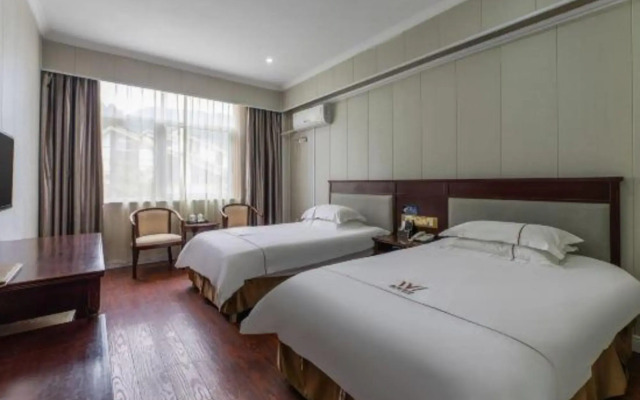 Weimei Lake-view Hotel