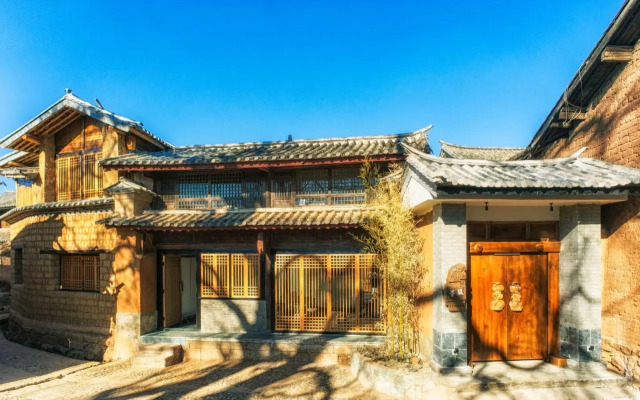 Dali Shaxi Qing Jing Courtyard