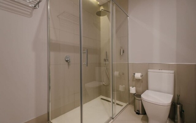 Sevilla Alquila Suites Plaza del Salvador con piscina climatizada