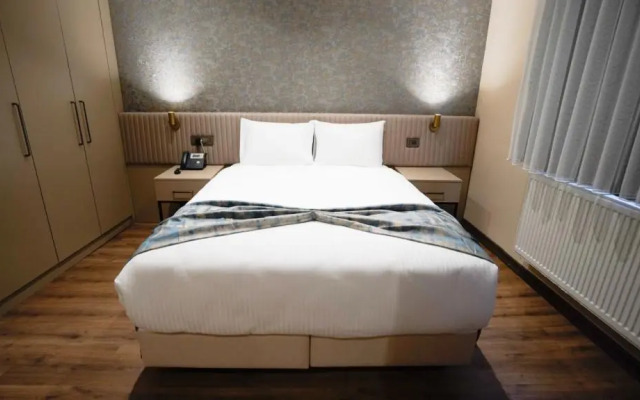 Zade Life OTEL