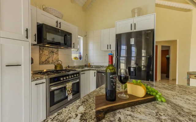 Spacious 7BR 6BA Villa 2 Pools Walktobeach