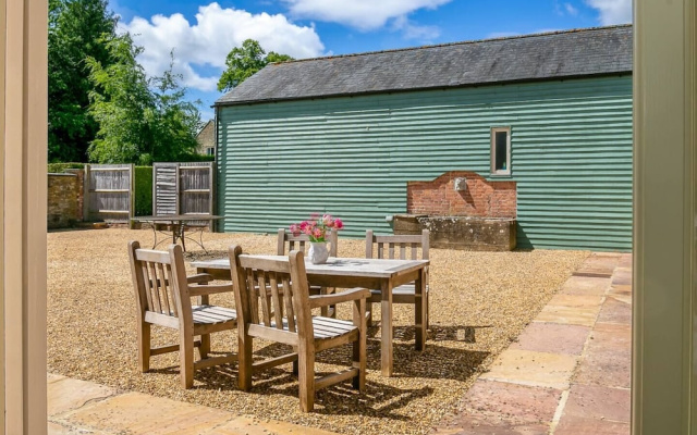 Priory Courtyard - 3 Bedroom Escape