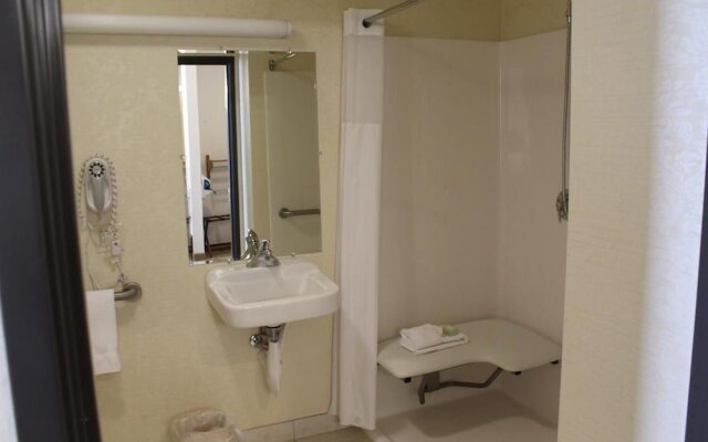 Silverland Inn and Suites