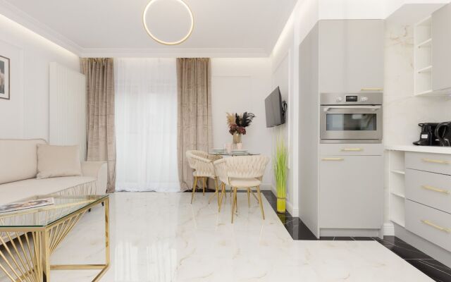 Glamour Studio by Renters Prestige