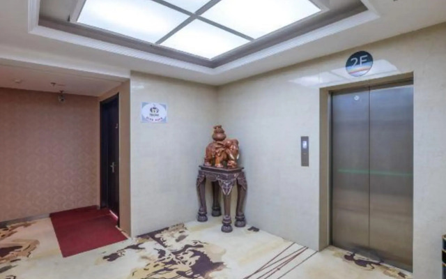 Super 8 Hotel (Chifeng Railway Station Yuanlin Road)