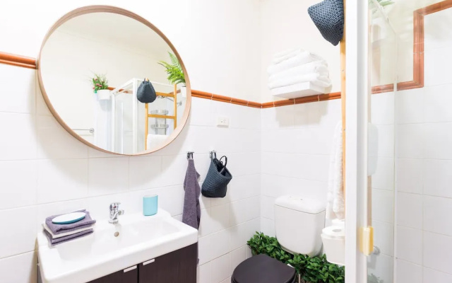 Live in the Heart of Surry Hills - Walk to City – Bathroom – Sydney