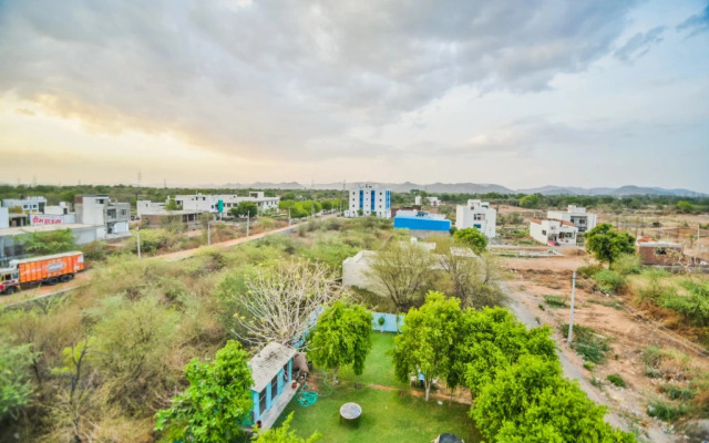 OYO 43971 The Royal Palace