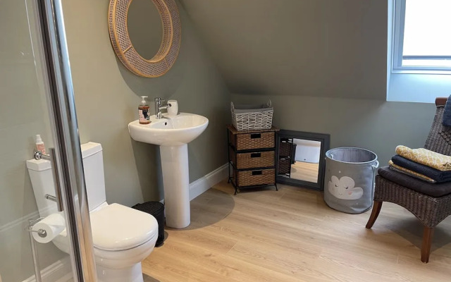 Fabulous Open Plan Studio Retreat - Cowdenbeath