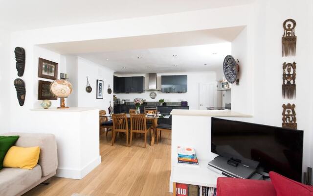 Charming 2BR garden flat in Clapham