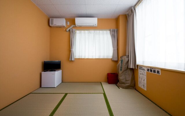 GUEST HOUSE YUTAKA - Hostel