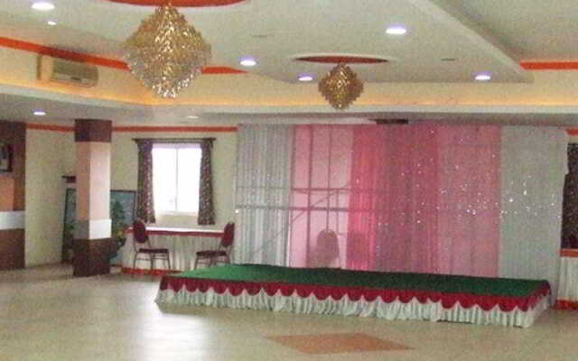OYO 15140 Hotel Priya Residency