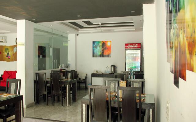 OYO 13178 Hotel SK International