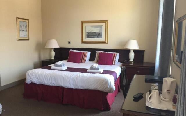 Marine Hotel
