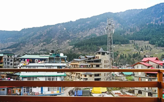 Treebo Dev With Valley View, Mall Road