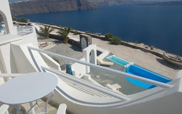 Mr and Mrs White Santorini