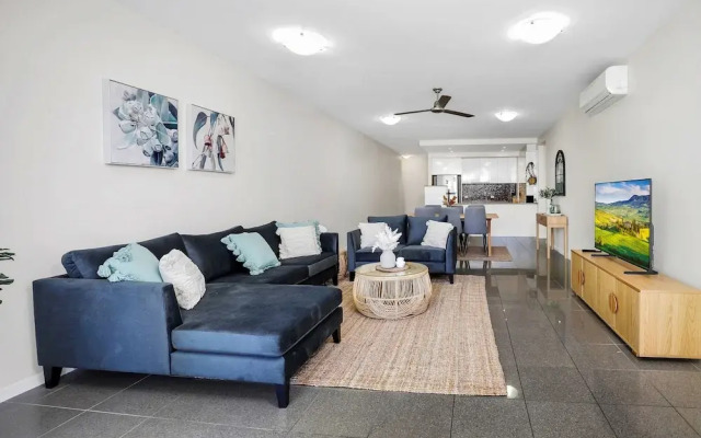 City Centre Apartment with Mountain View