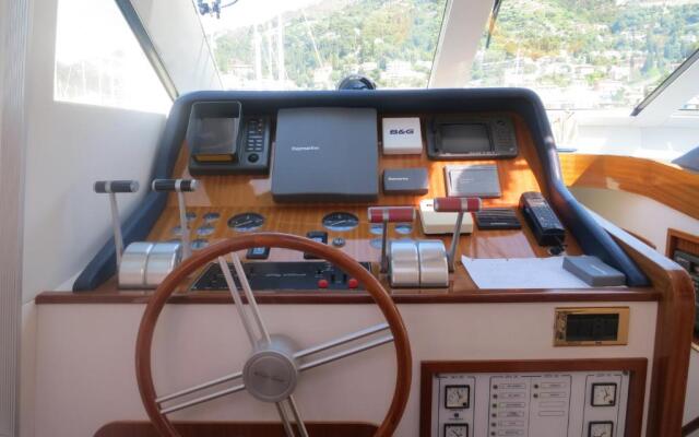 Yacht Summertime 3 Bedrooms