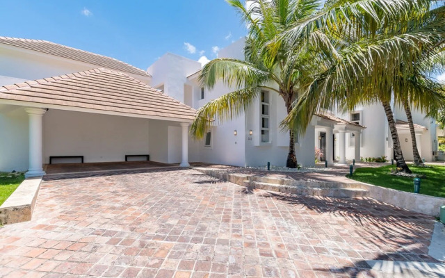 Lake View Villa