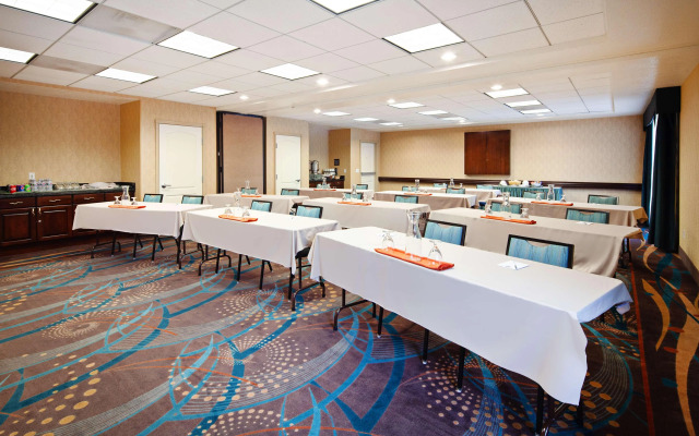 Hampton Inn & Suites Agoura Hills
