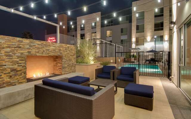 Hampton Inn & Suites Los Angeles - Glendale