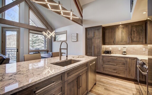 3br Slopeside Beaver Creek  Ski-in, Sleeps 10 3 Bedroom Townhouse by RedAwning