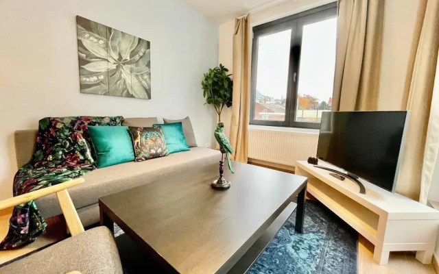 Luxury 2BR 2BA Near Fashion District by Oneluxstay